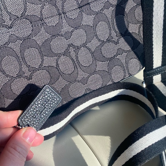 Coach Signature Black and Gray Crossbody Bag - Picture 3 of 10